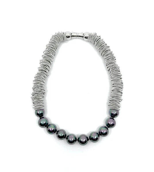 Necklace with silver rings and black mother-of-pearl beads