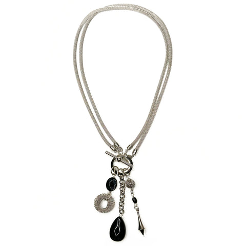 Pendant necklace with mesh chains and onyx stones