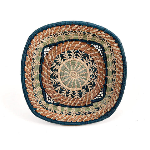 Square pine needle basket with dyed and undyed raffia