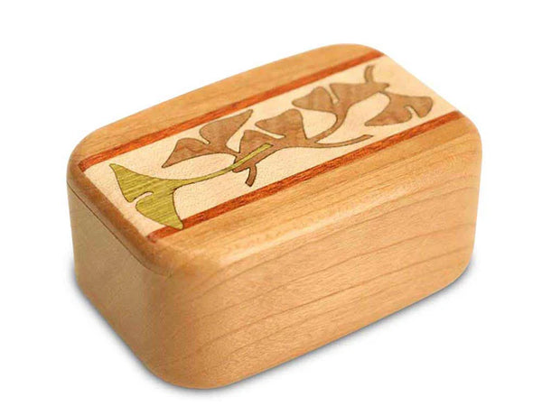 Small storage box in cherry wood, ginkgo design
