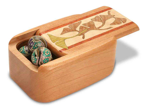 Small storage box in cherry wood, ginkgo design